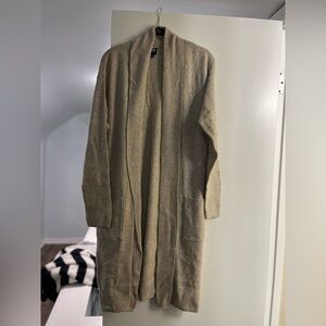 GAP tan cardigan with pockets